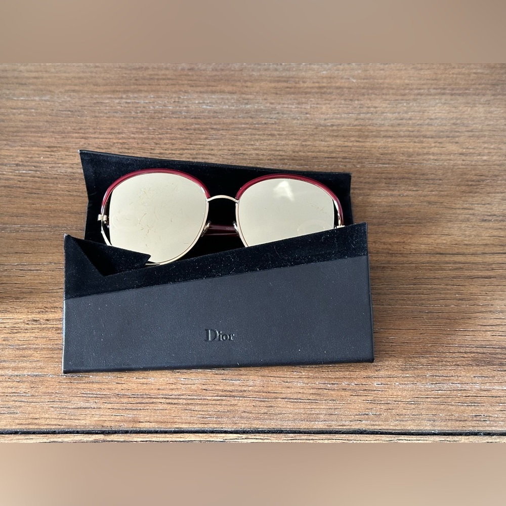 Christian Dior Sunglasses with case. - Picture 4 of 9